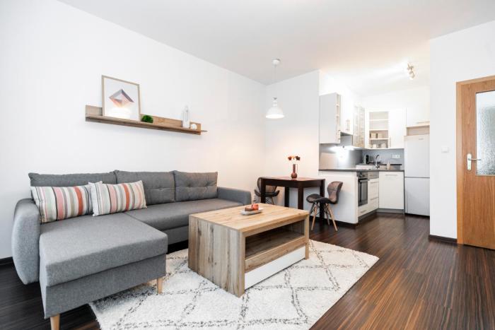 ALURE RESIDENCES 3 & 24h self check-in, parking in the garage in the apartment building included, new building, terrace, green location with a forest park with a lake, childrens playground