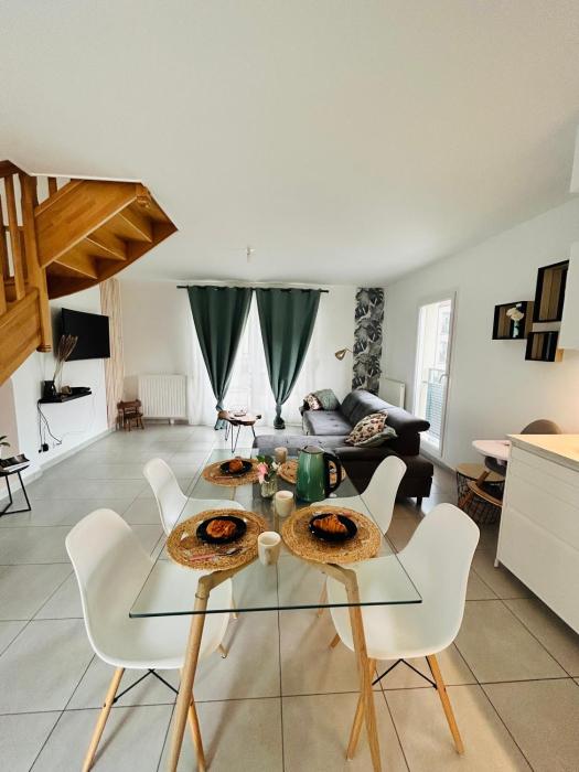 Disneyland Paris - Family Appart 6 pers - Parking Gratuit - WiFi - 7 min Disney