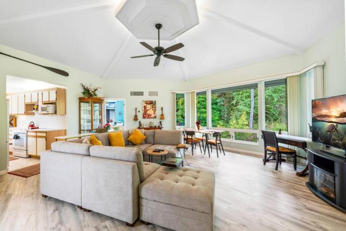 Mauna Loa Village with Pools, Tennis & Pickleball