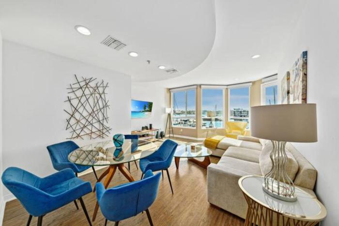 The Coral Loft - Marina Bliss Water view 2BR Pool, Gym