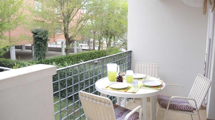 Lovely flat just 400mt from the sea