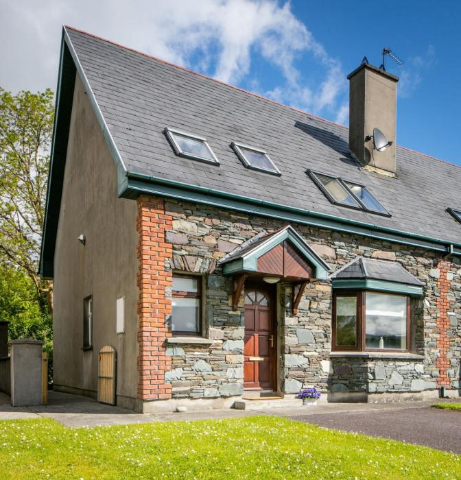 Delightful cottage just steps from Kenmare town