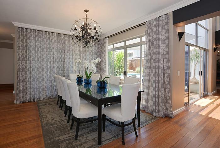 Luxury home walking distance to Blouberg beach