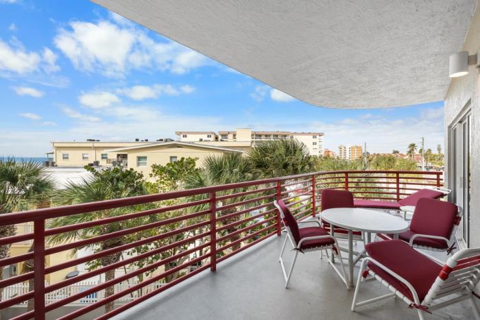 Exquisitely Decorated-Beach Views Crimson #205