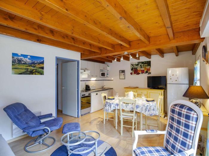 Appartement T4 avec balcon, 4-6 pers, proche centre et télécabine, navette gratuite - FR-1-401-276