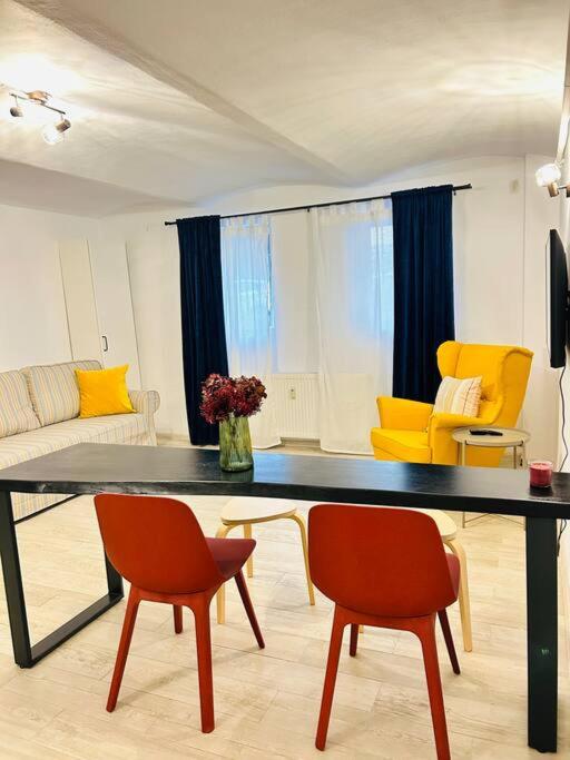 Vibrant apartment #12lunipebega