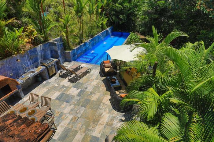 Villa Palmeras with jungle views pool near MA