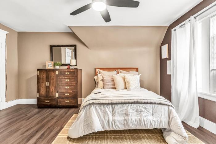 Private Room I Near Yale Bridgeport I 30 Day Stay