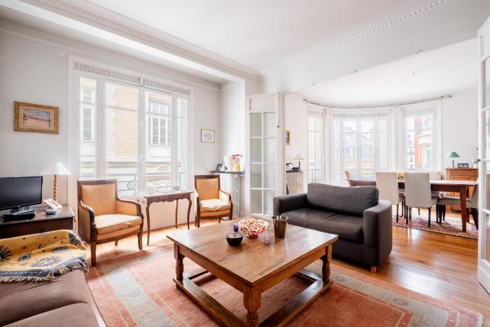 Veeve - Flowers from Paris