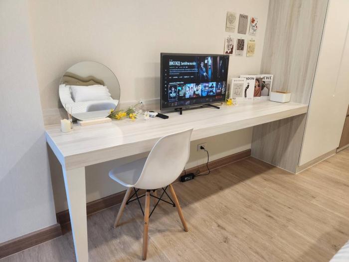 Vicky the east ville Bangsean room 15