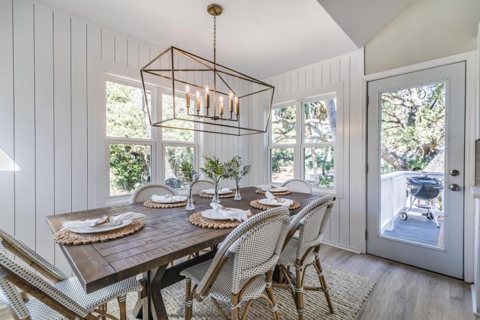 NEWLY Renovated Short Walk to Beach and Beach Club - Sleeps 12