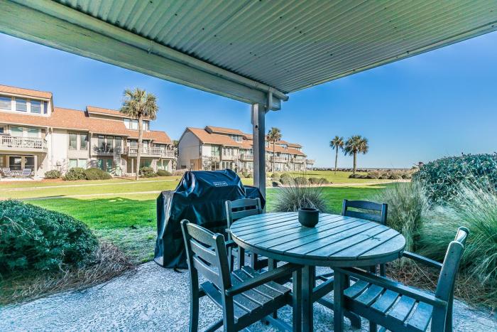John Fripp Villa 1st Floor - Steps to beach and pool - Ocean Views