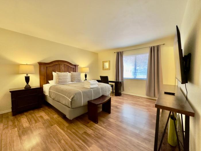 Zen Desert 3BR Home, Great Location