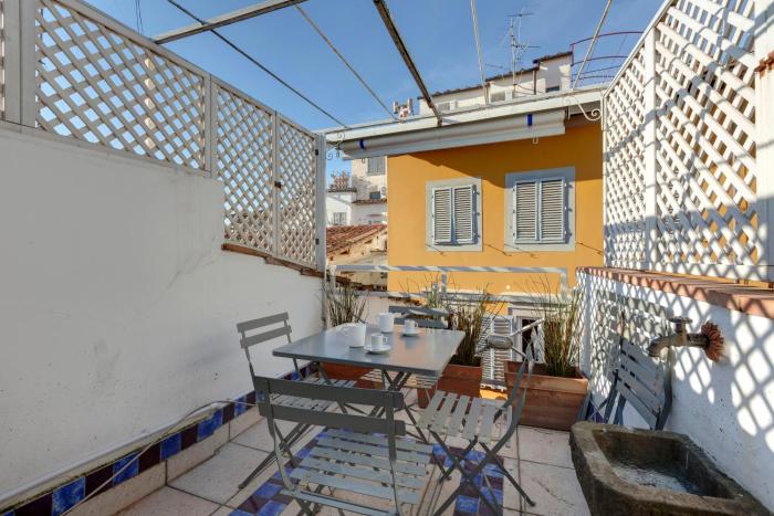 Del Guanto Apartment by Mamo Florence