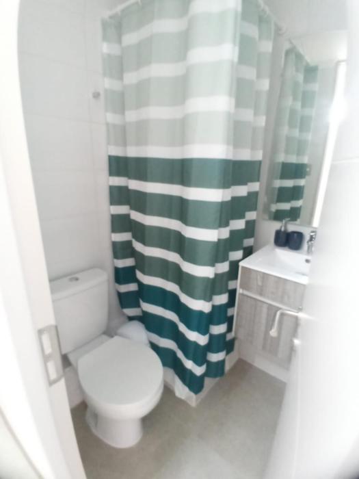 ALOJAMIENTO BAHIA PELICANOS EXTENSAS y AMPLIAS VISTAS AL JARDIN