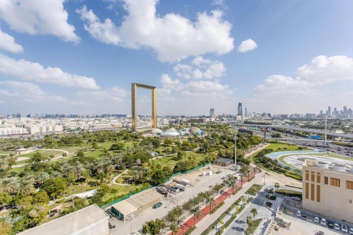 Frank Porter - Park Gate Residences 1