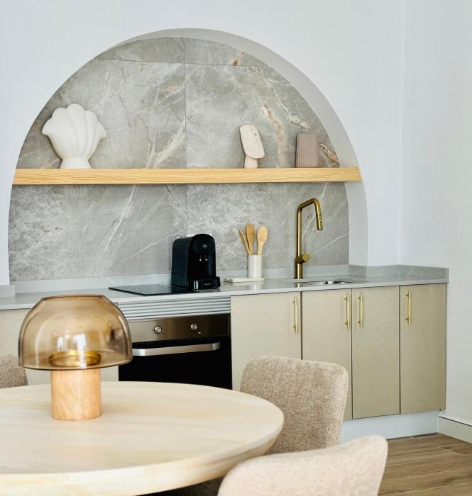 Canaryislandshost l Beach