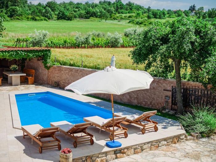 Casa Piccola Barbici with pool in Porec, Istria