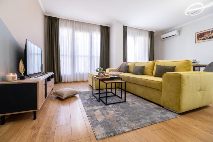 Modern & Elegant City Center Apartments