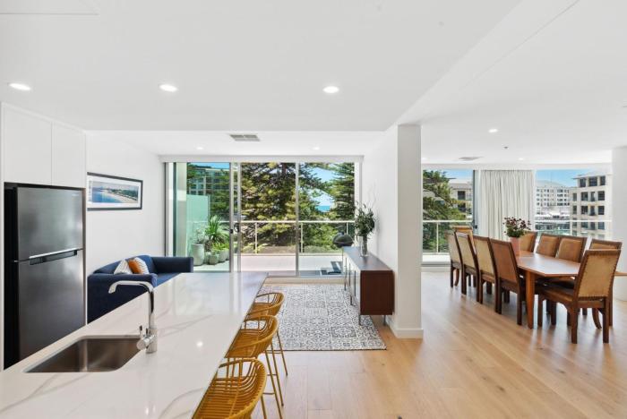 Belle Escapes - Sea the Views