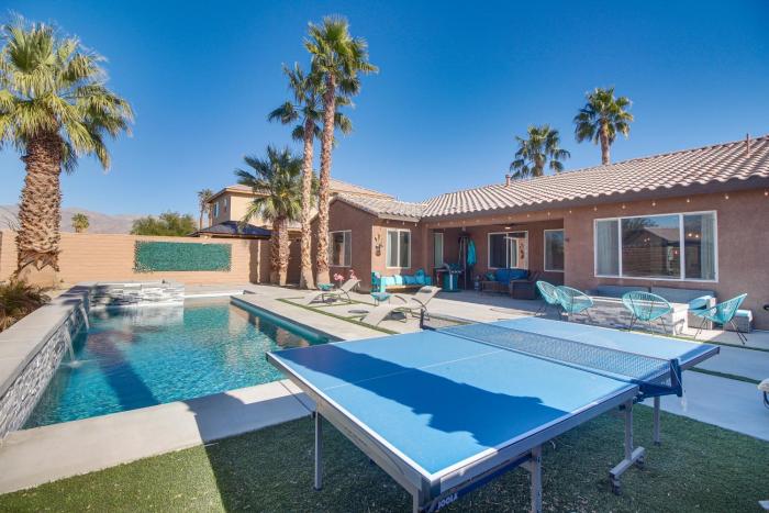 Indio Oasis with Heated Saltwater Pool and Hot Tub!