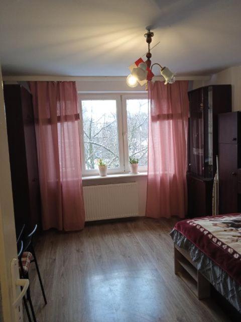 apartament mieszkanie kawalerka Warszawa centrum Twarda