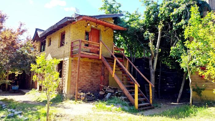 Hostel,Dormis y Camping Costa Bolsón