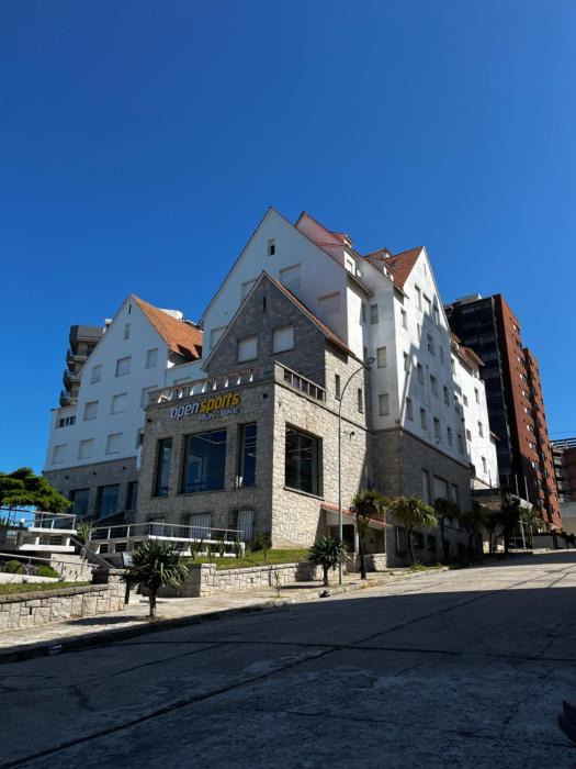 Departamento a una cuadra del mar, entre Playa Varese y Torreón del Monje