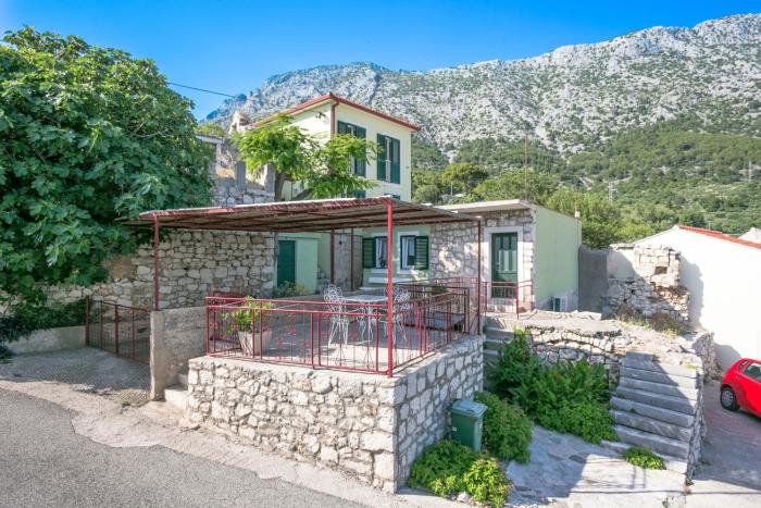 Apartments with parking space Igrane, Makarska - 6796