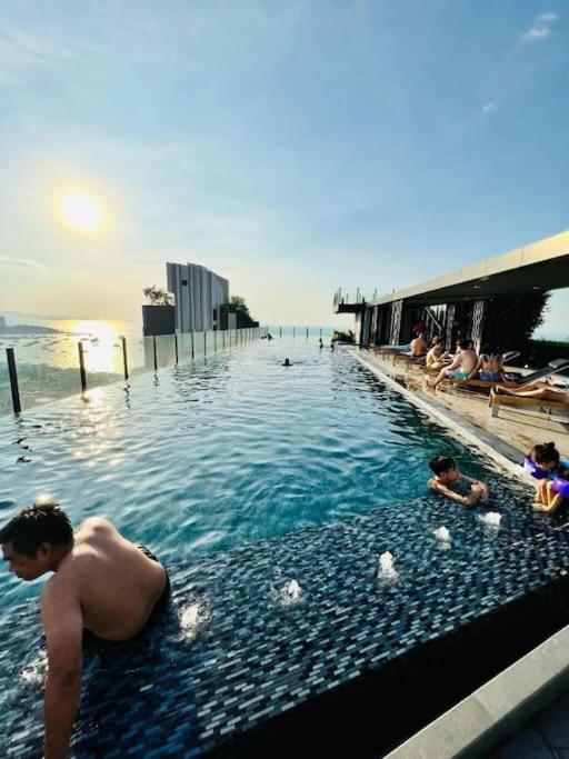 Central Pattaya & Infinity Pool Best Of Pattaya