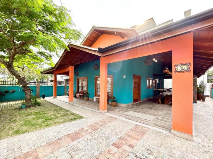 392 - Casa com padrão diferenciado para família