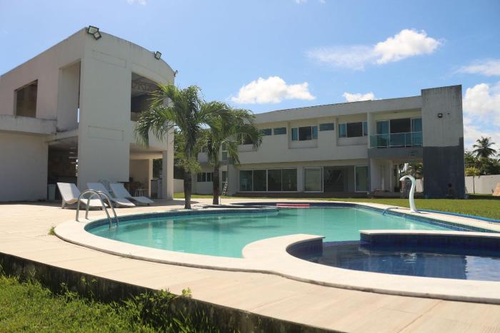 Mansão c Piscina Privativa e Jacuzzi-6 suites 082M