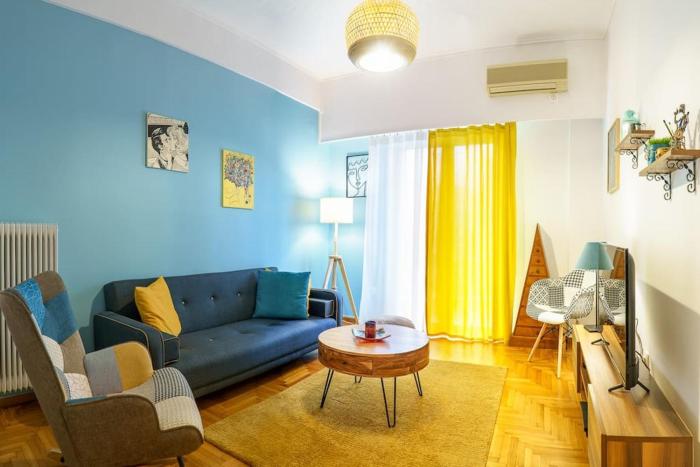 4 Family and Friends - Acropolis view