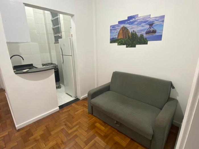 Apartamento completo na Praia de Copacabana , novinho , wifi, ar condicionado, netflix, FRENTE EM ANDAR ALTO, pauloangerami MVC15