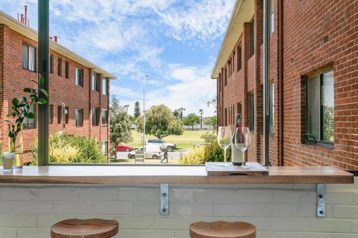 Langley Park 2BR CBD Character Apt with FREE Parking