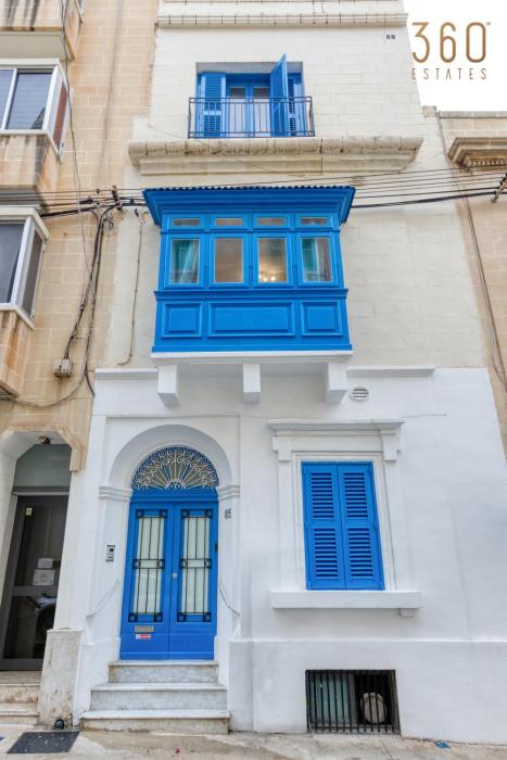 An amazing 2BR home with a special private rooftop by 360 Estates