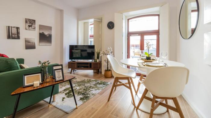 Old Town 1BR Duplex by LovelyStay