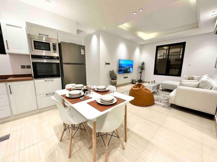 Hittin Luxurious Stay 5 minutes to Boulevard شقة حطين المميزة 5 دقائق للبوليفارد