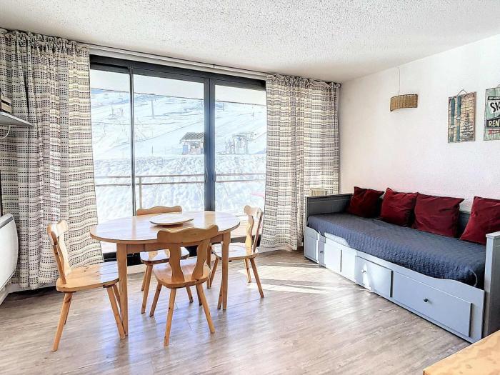 Studio lumineux au centre avec balcon et vue pistes - FR-1-267-260