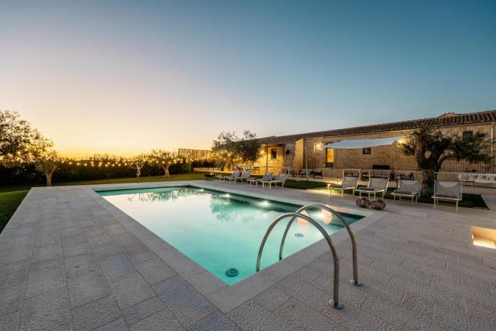 ISULATRAVEL - Villa Torre Molino with HEATED POOL
