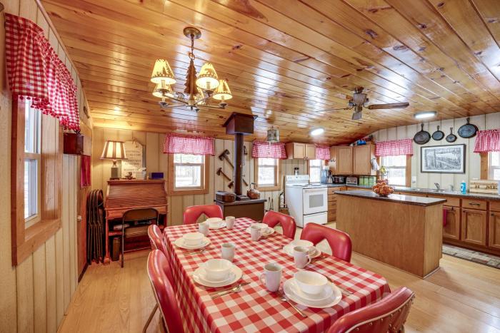 Pet-Friendly Irons Cottage with Fire Pit and Fireplace