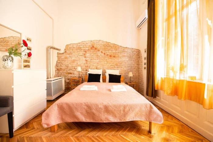 Ultra central cosy AC apartment