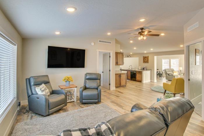 Modern Bloomington Home ~ 10 Mi to Bear Lake!