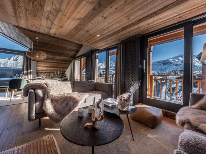 Duplex skis aux pieds, Courchevel 1850, 99m², 6 pers., cheminée, balcons, garage, WiFi - FR-1-631-132