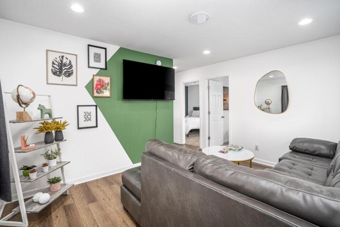 Centrally Located 3BD Urban Oasis