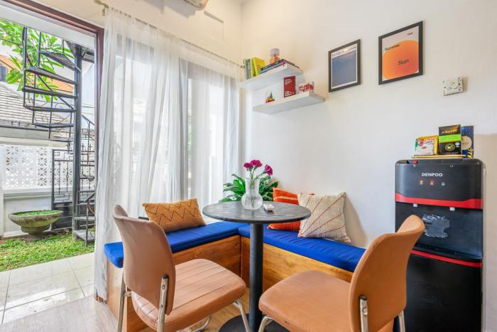 MONA NEST Canggu 2BR Tiny House with Rooftop and Cozy Workspace