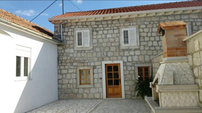 Mediterranean stone house Ucović
