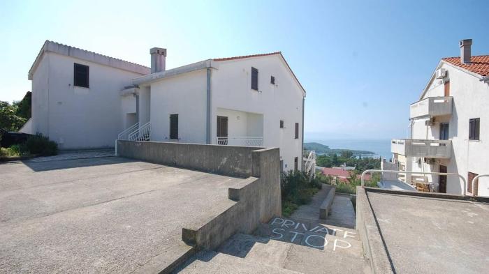 Apartments with parking space Njivice, Krk - 21857