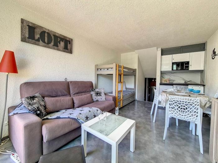 Studio rénové au pied des pistes avec balcon sud, vue ensoleillée, animaux acceptés - FR-1-344-1193