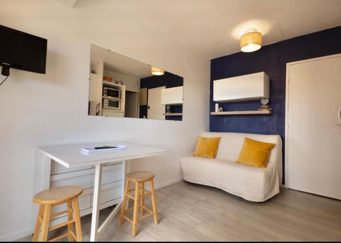 Studio cabine Les Rives de la Favière piscine et tennis les pieds dans leau